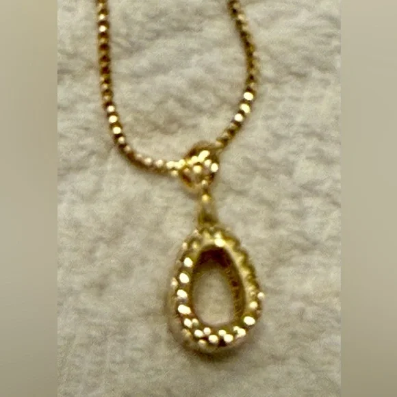 Necklace - 18-20”L - gold tone chain with purse shape pendant   - New - Picture 6 of 9